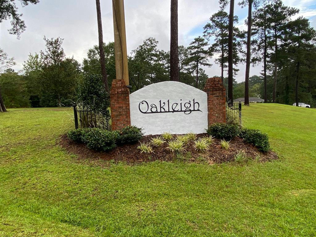1004 OAKLEIGH, MCCOMB, MS 39648, photo 1 of 3